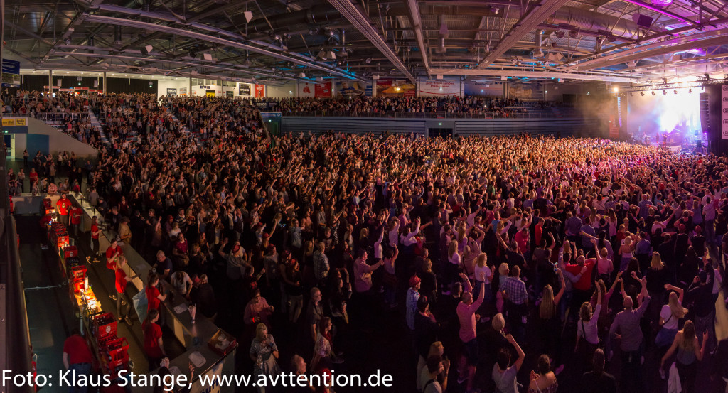 Schwalbe_Arena_Brings_D800_Panorama_PSD